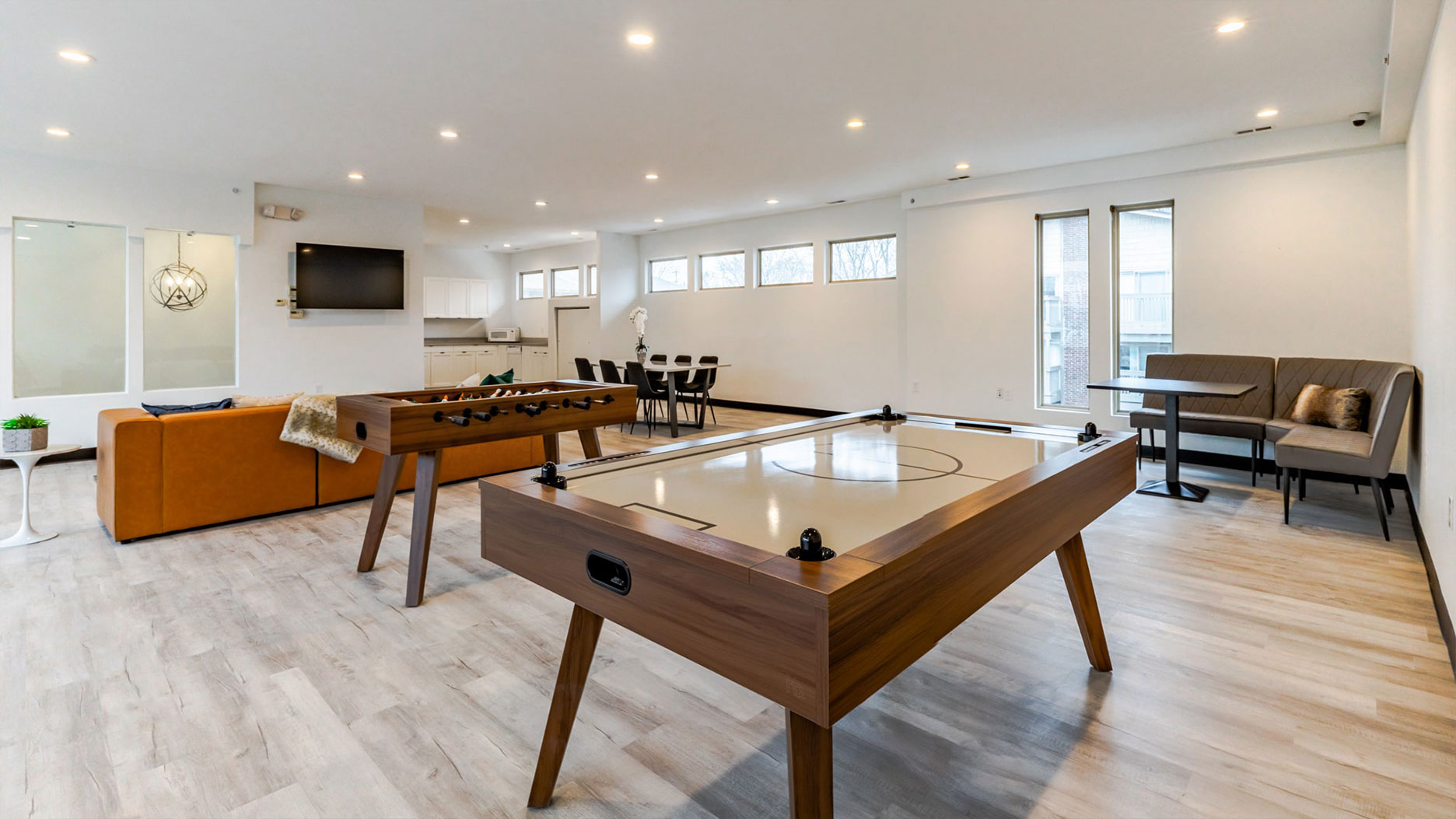 home-amenities-645235